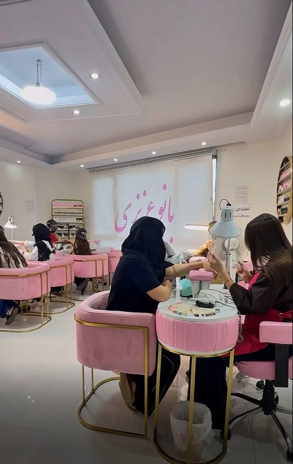 فضای سالن سالن بانوعزیزی